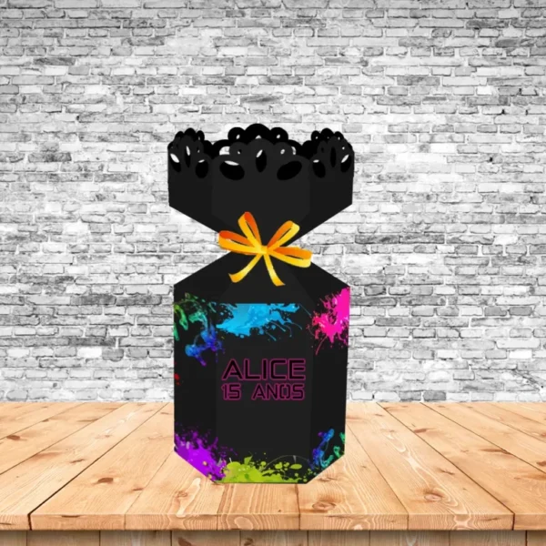 Itens personalizados para decoração de aniversário neon em arquivo digital Studio e PDF.