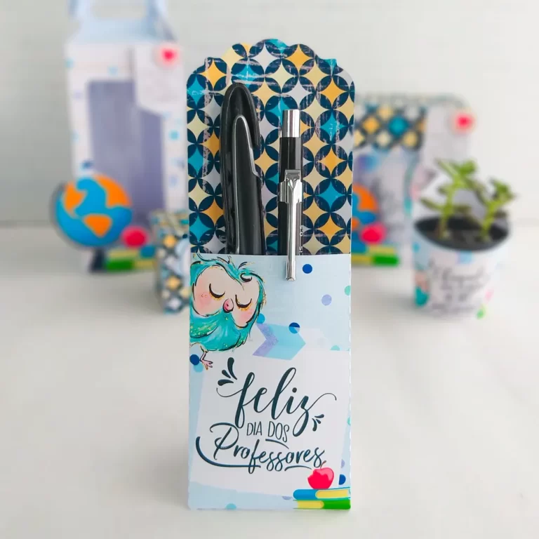 Caixinhas personalizadas e mimos para o Dia dos Professores prontos para recortar nos formatos Studio e PDF.