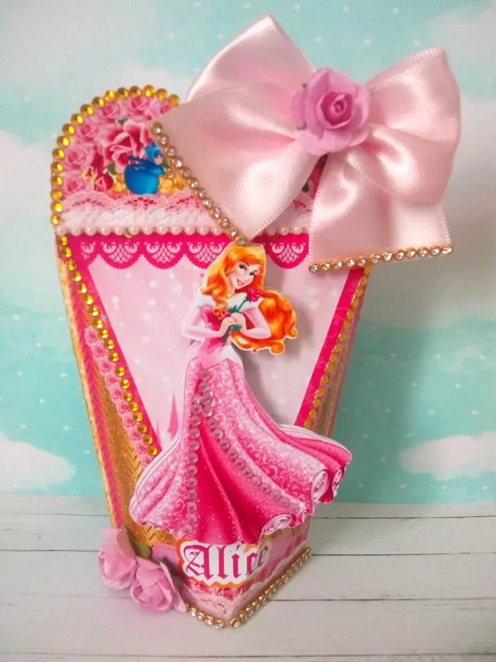 Caixinhas personalizadas da Princesa Aurora prontas para recorte nos formatos Studio e PDF.