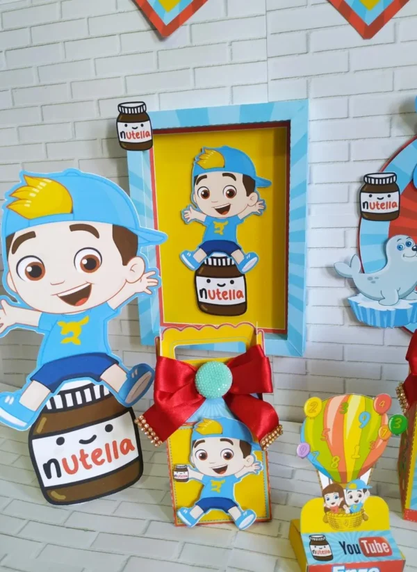 Itens personalizados para aniversário tema Luccas Neto em arquivo digital Studio, PNG e PDF.
