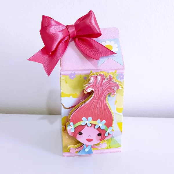 Kit digital de personalizados para decoração de aniversário infantil no tema Trolls nos formatos Silhouette Studio, PNG e PDF.