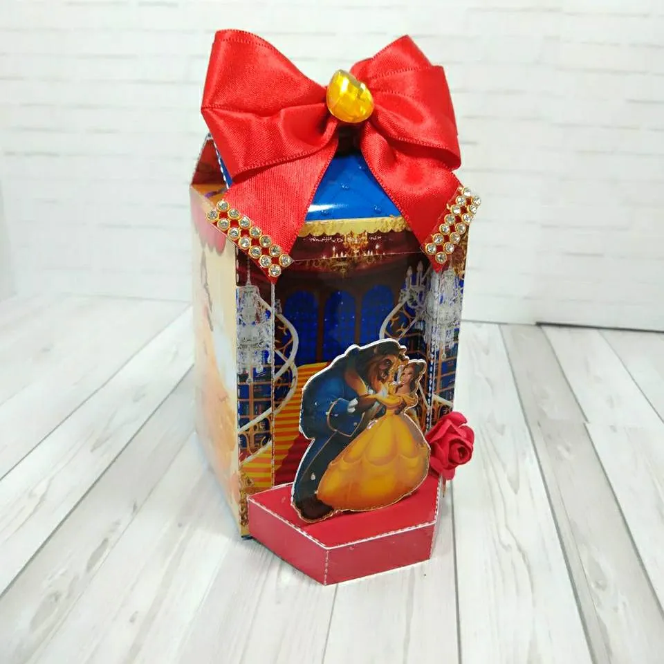 Moldes fáceis de caixas e embalagens decoradas da Princesa Bela nos formatos Silhouette Studio e PDF.