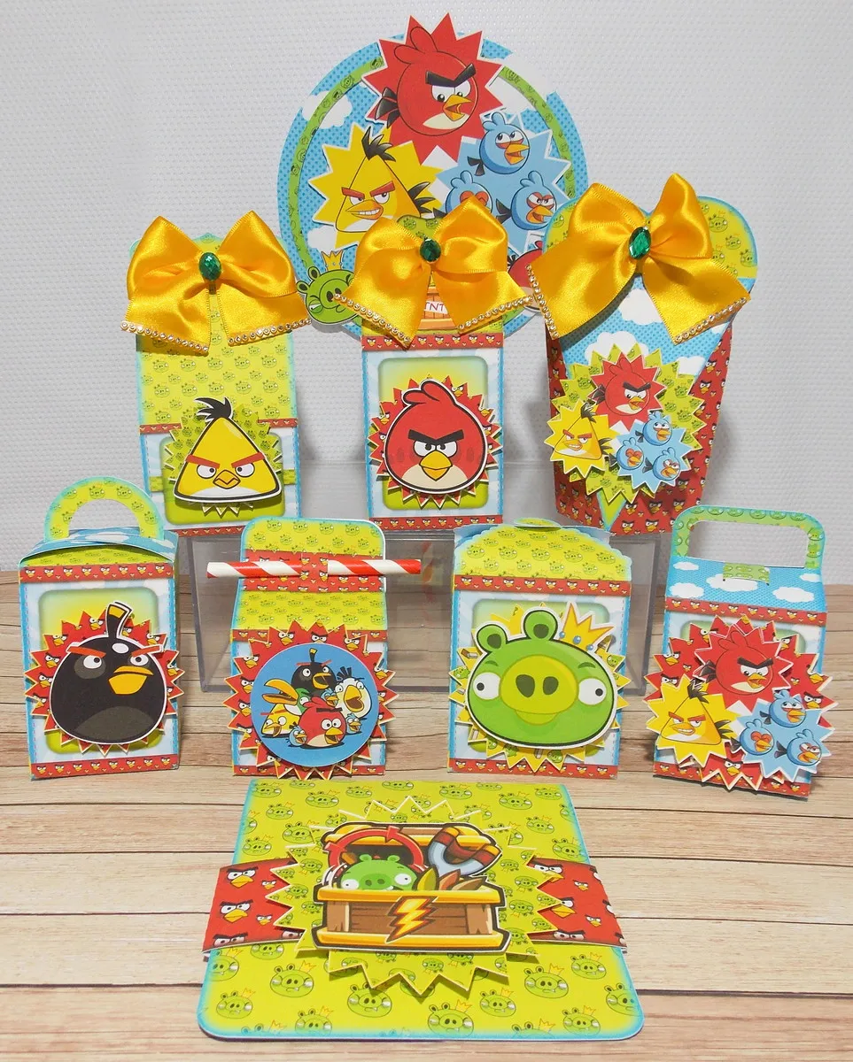 Kit digital de personalizados para decoração de festa Angry Birds nos formatos Silhouette Studio e PDF.