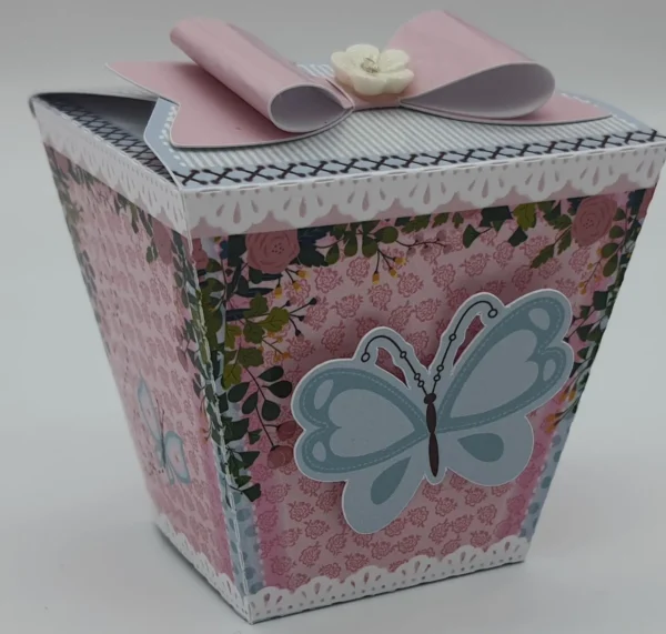 Moldes digitais com elementos de borboletas e flores para decoracao de festa borboleta em Studio e PDF.