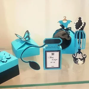 Caixinhas personalizadas de debutante azul prontas para edição no Silhouette Studio.