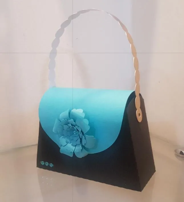 Moldes de caixas e embalagens finas para aniversário de 15 anos azul em formato Silhouette Studio.