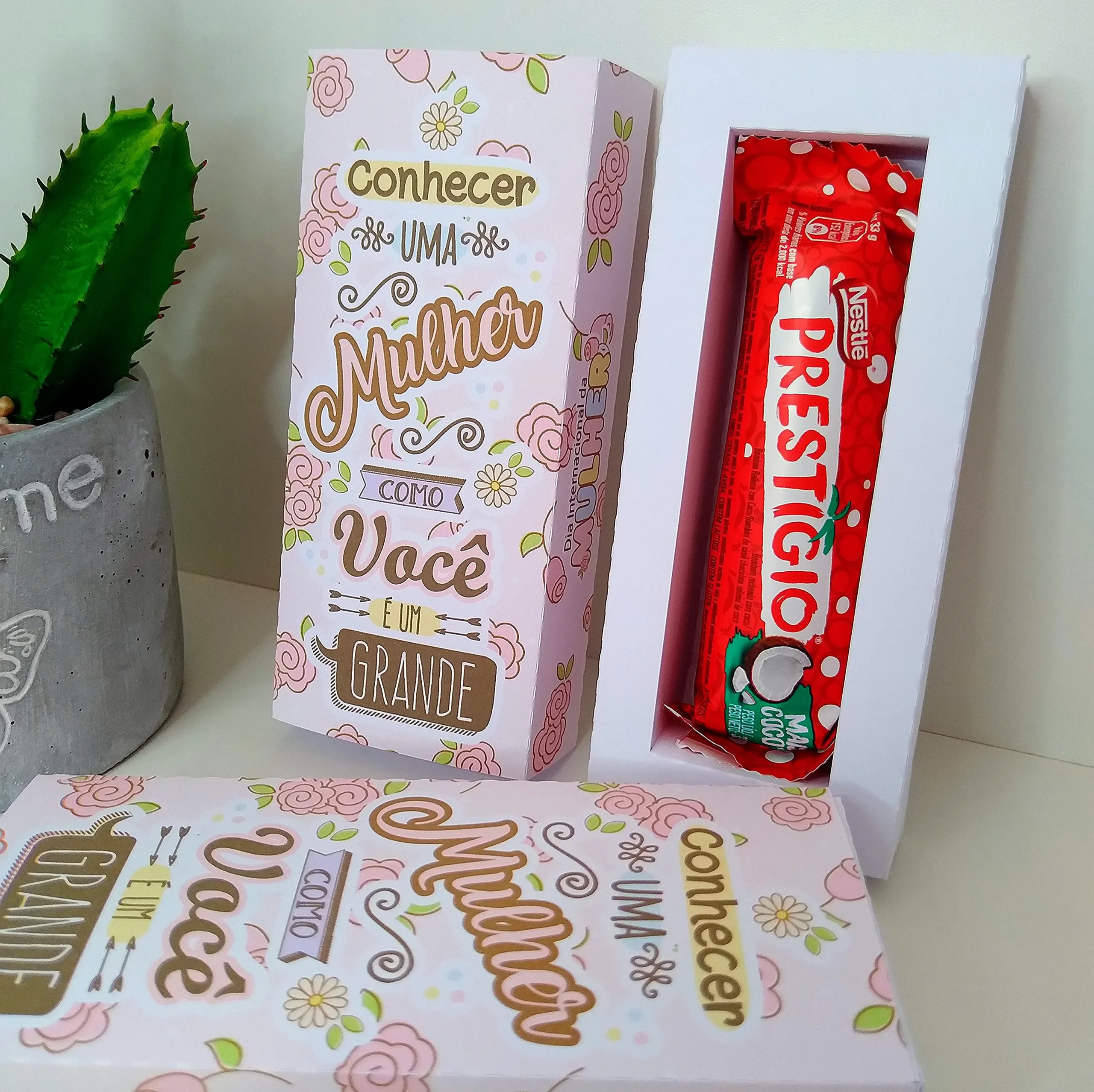 Moldes digitais com elementos florais e silhuetas para Decoracao Dia da Mulher Simples em Studio e PDF.