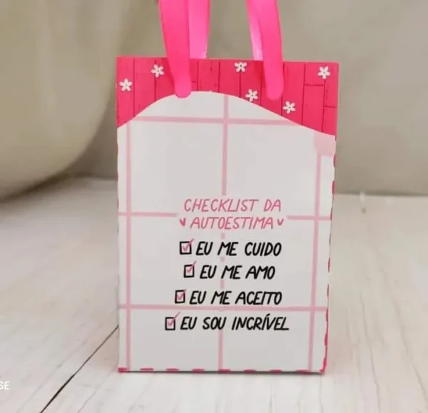 Moldes de scrapfesta no tema Dia da Mulher nos formatos digitais Studio e PDF para recortar na Silhouette ou tesoura.
