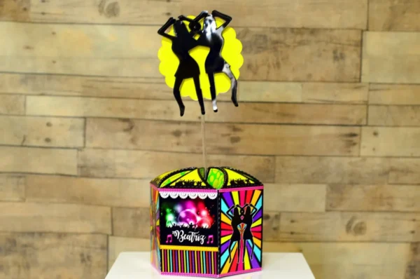 Design de corte para festa de aniversário no tema neon simples em formatos Studio e PDF.