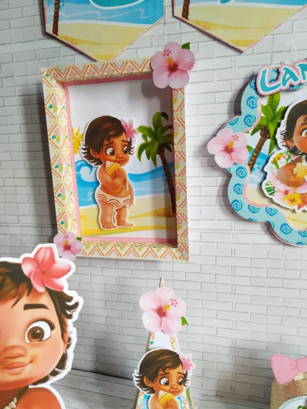 Topper de bolo e elementos de decoração tema Moana prontos para imprimir e recortar em Studio e PDF.