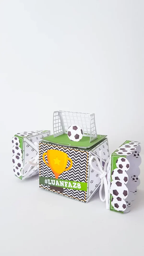 Itens personalizados para festa de futebol em arquivo digital Studio, PNG e PDF.