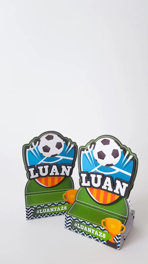 Itens de festa e elementos de decoração tema futebol prontos para imprimir e recortar.