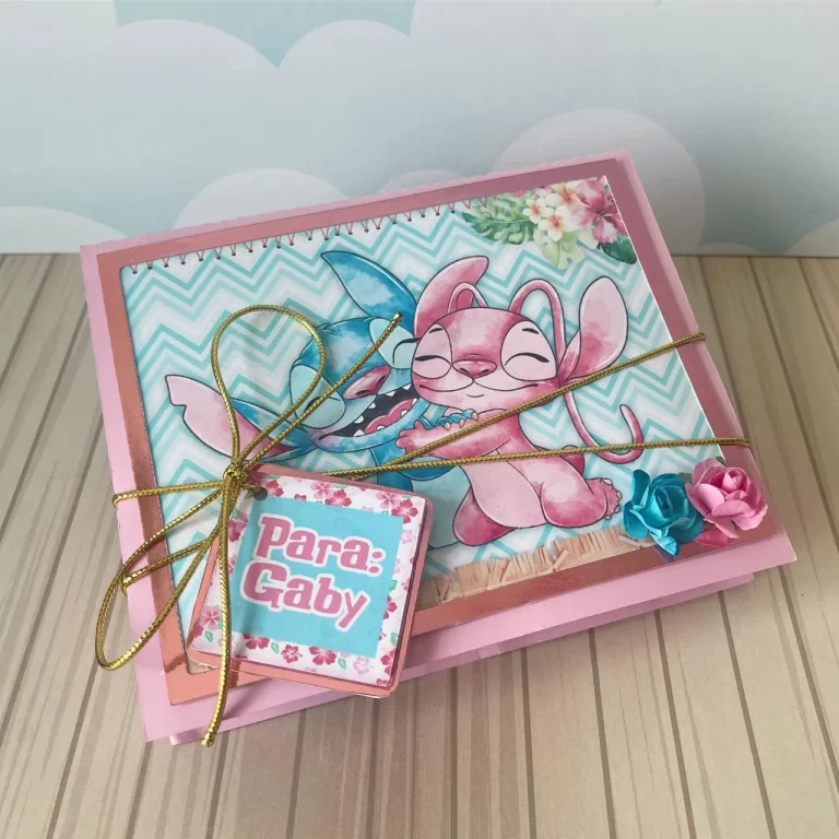 Enfeites, tags e embalagens de presente do Stitch e Angel nos formatos Studio, PNG e PDF.
