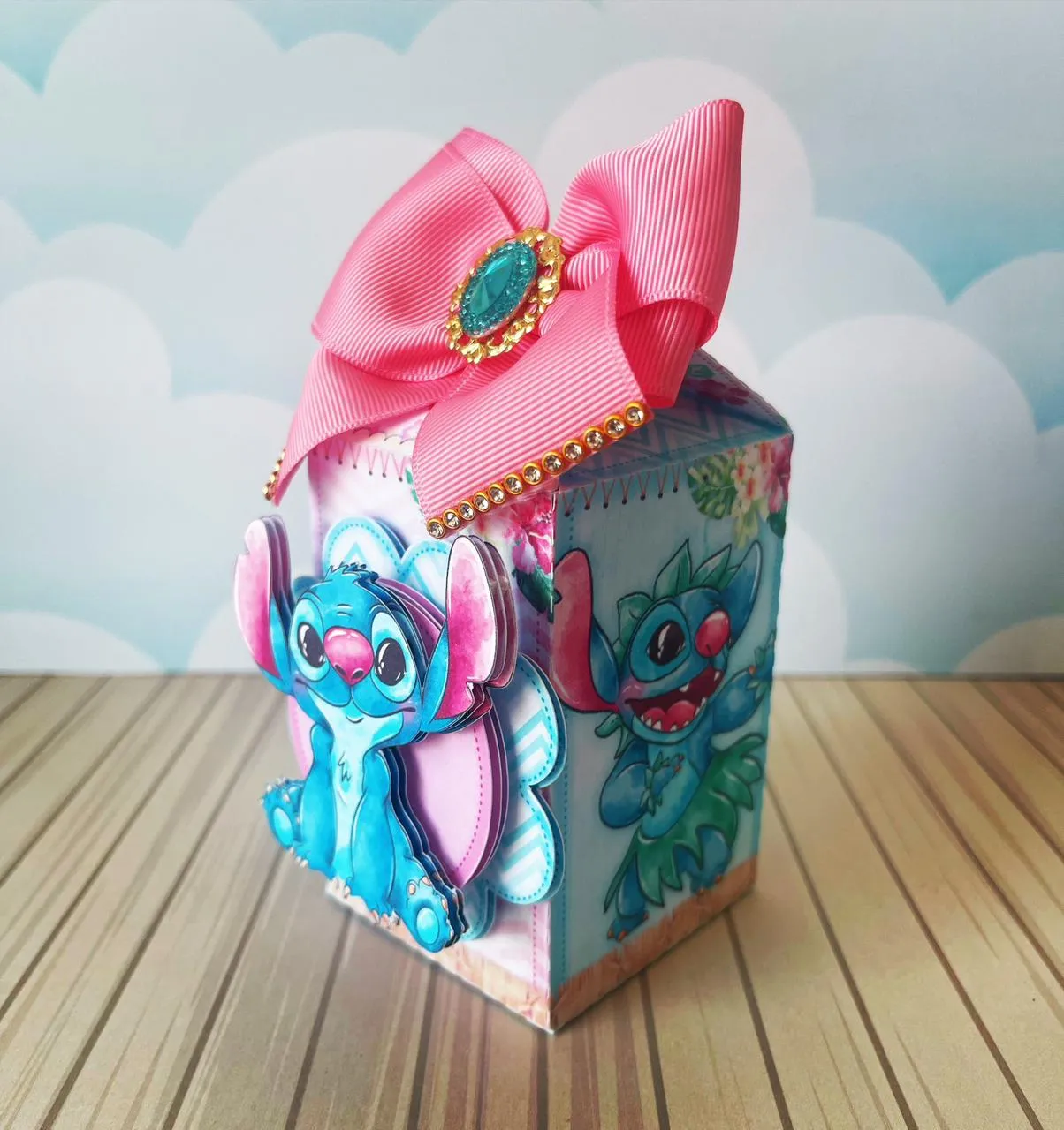 Caixinhas personalizadas e elementos do Stitch e Angel prontos nos formatos Studio, PNG e PDF.