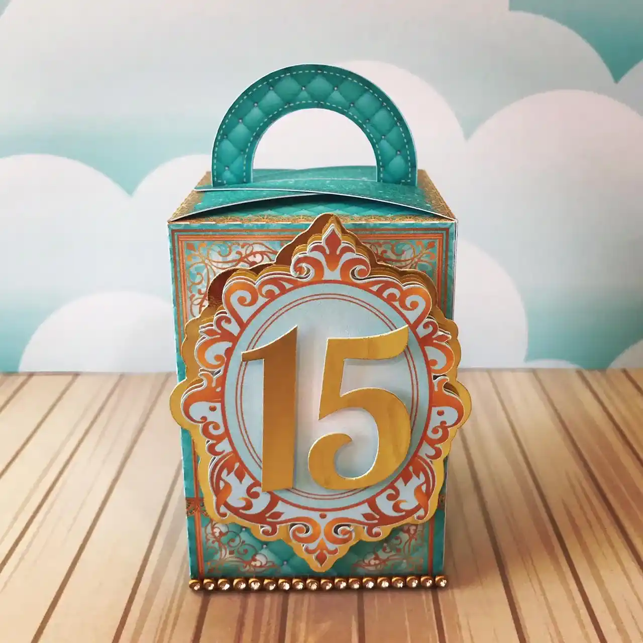 Enfeites, tags e embalagens de presente de 15 anos azul tiffany nos formatos Studio e PDF.