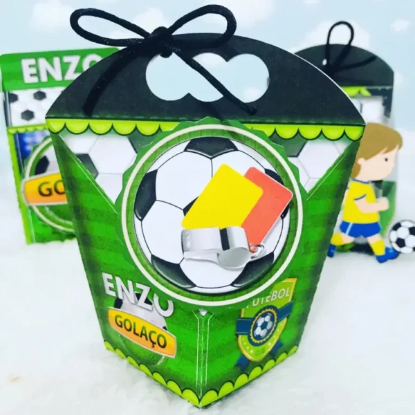 Kit de arquivos digitais para personalizados de aniversário tema futebol com corte digital e manual.