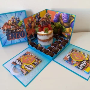 Kit de arquivos digitais para personalizados de festa na caixa tema Vingadores com corte digital.