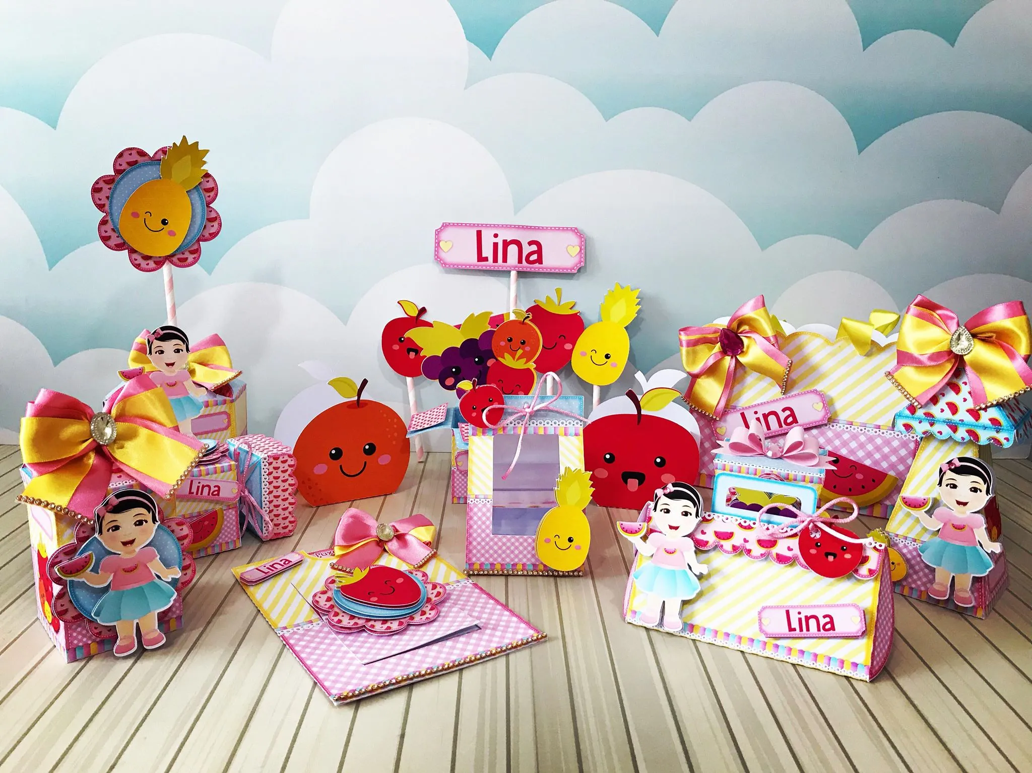 Kit digital de personalizados para festa tema quitandinha nos formatos Studio, PNG e PDF para scrapfesta.