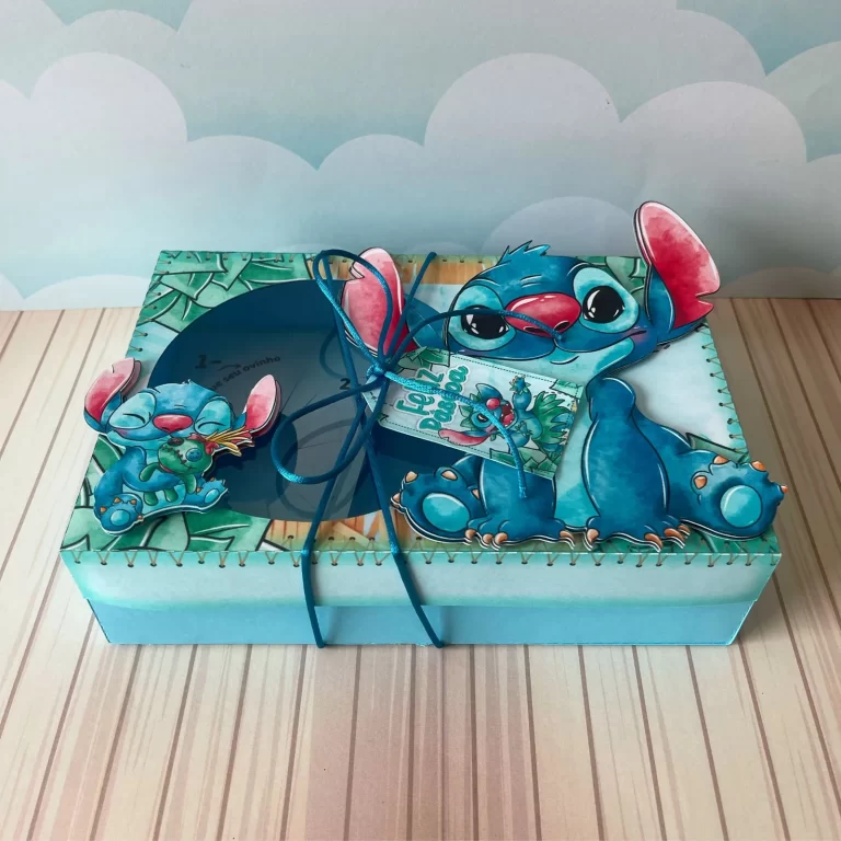 Caixinhas personalizadas e elementos do kit confeiteiro do Stitch nos formatos Studio, PNG e PDF.