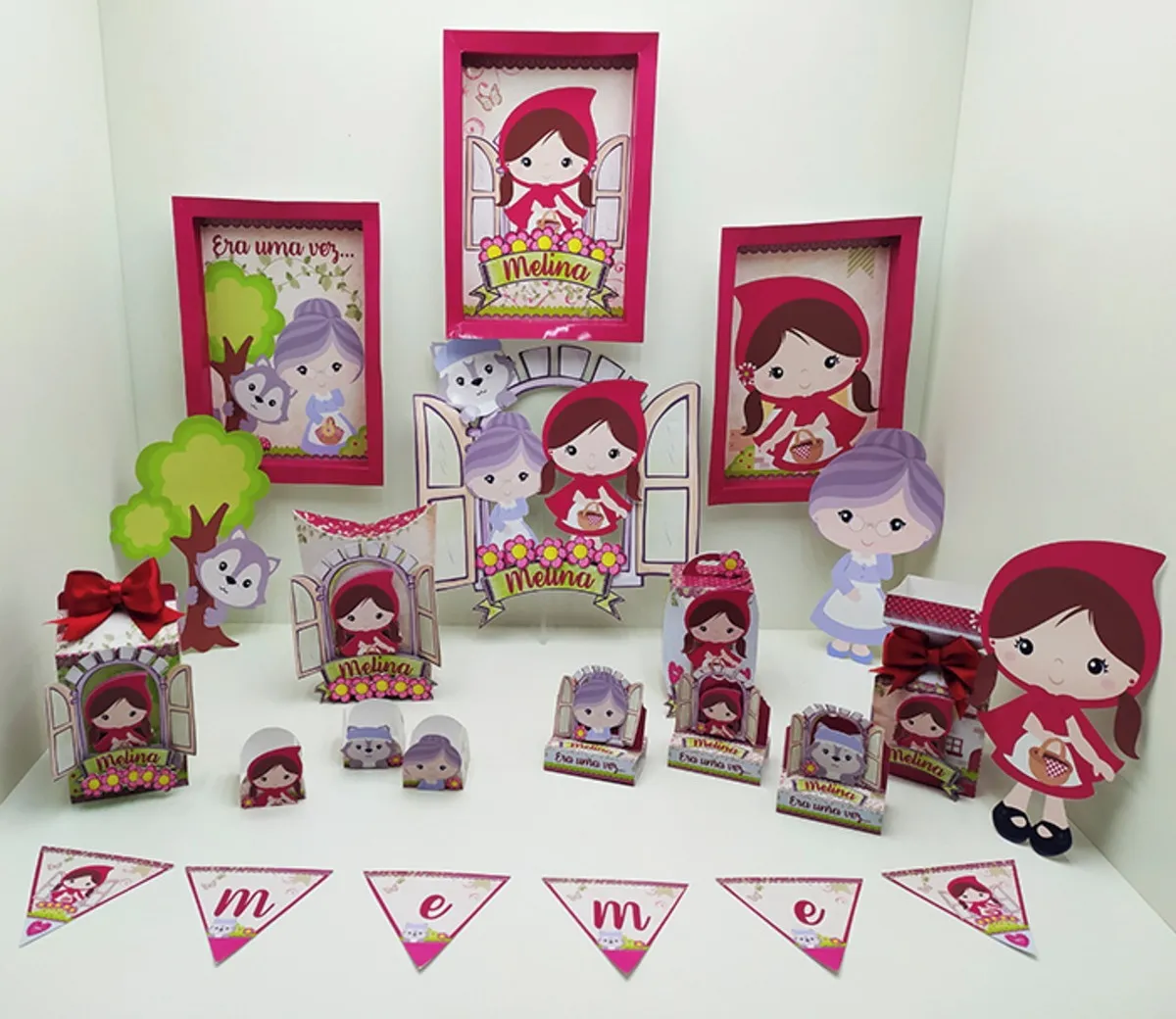 Moldes de caixas e embalagens do tema Chapeuzinho Vermelho para recortar em Studio e PDF para festa infantil.