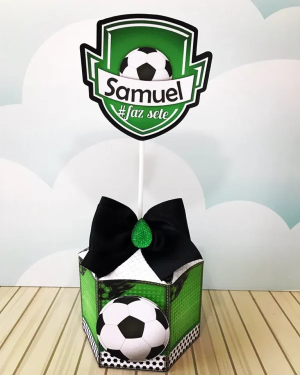 Itens personalizados para festa infantil de futebol em arquivo digital Studio, PNG e PDF.
