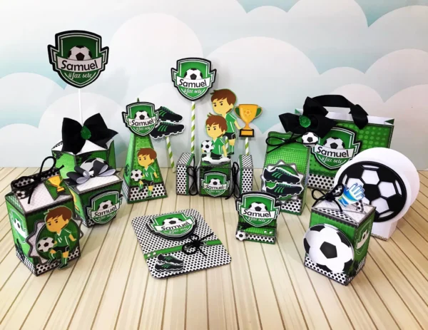 Arquivo digital de corte para itens de festa infantil no tema futebol em formatos Studio, PNG e PDF.
