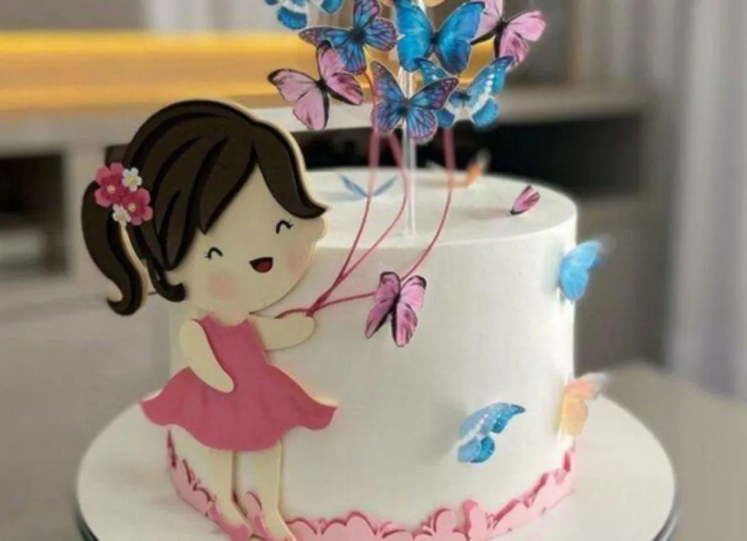 Topo de bolo para imprimir do tema Menina e Borboleta em formato Studio para decoração de festa infantil.