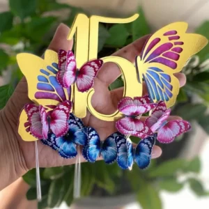 Topo de bolo para imprimir do tema Borboletinha em formato Studio para decoração de festa infantil de menina.