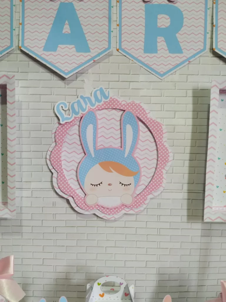 Moldes digitais em alta resolução para papelaria e decoração com tema Boneca Metoo.