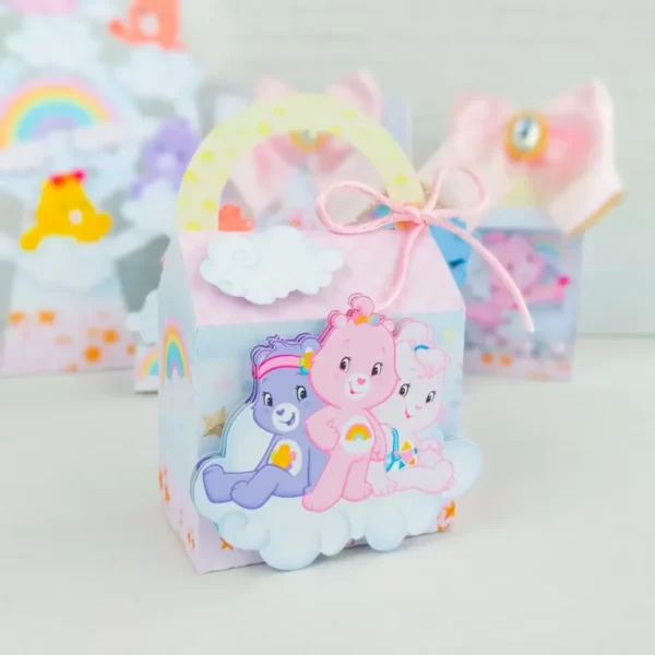 Gabarito digital de topo de bolo e itens decorativos de aniversário no tema Ursinhos Carinhosos sobre nuvens e arco-íris, mostrando as linhas de contorno limpas para recorte na Silhouette.