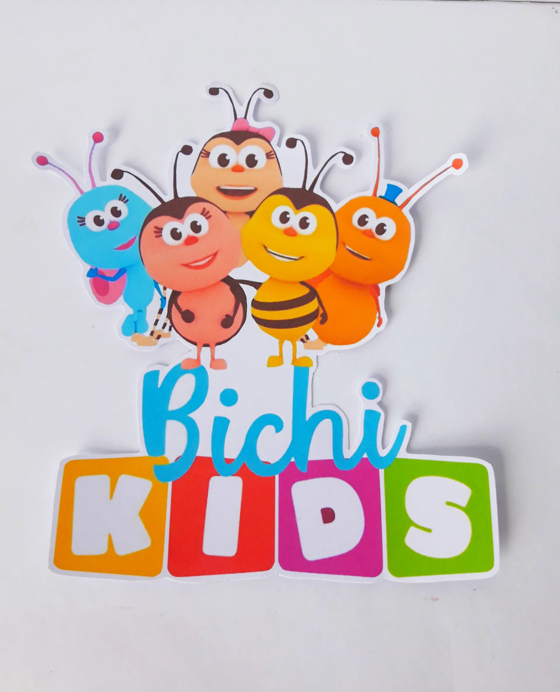 Kit digital de decoração para festas com topper de bolo e temas lúdicos da animação Bichikids.