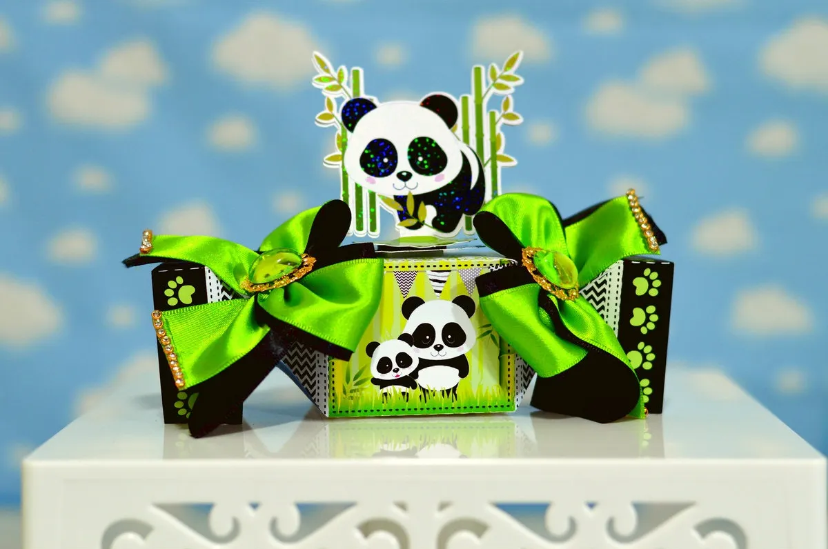 Kit digital de decoração para festas com topper de bolo e temas lúdicos de filhote de Panda Menino.