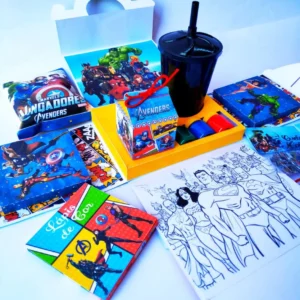 Kit digital de caixa surpresa interativa em formato de maleta dos Super-Heróis em Studio e PDF.