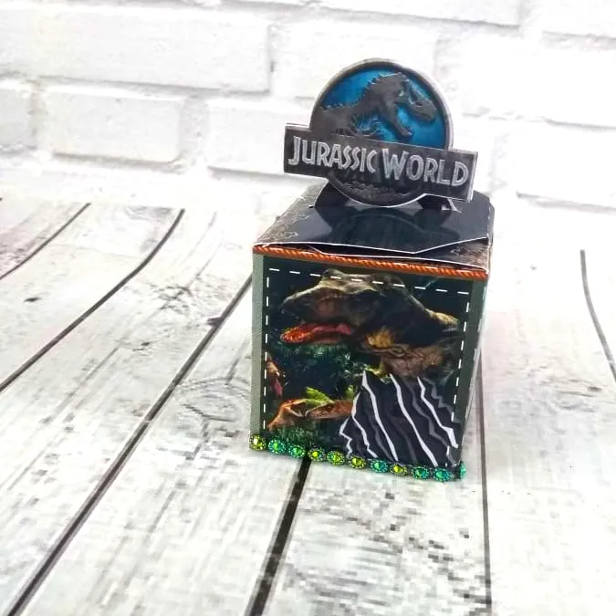 Arquivo digital Silhouette para recortar e montar em casa decoração de festa e topper do Jurassic World.