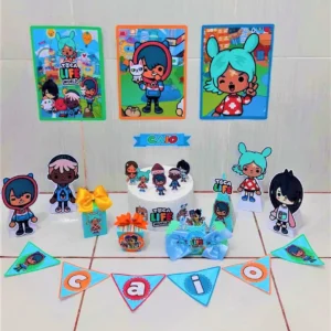 Topper de bolo com os personagens expressivos do jogo Toca Life World reunidos em frente ao prédio moderno da cidade, cercados por corações coloridos, estrelas amarelas e ícones de diálogo divertidos em camadas tridimensionais em arquivo digital de corte.