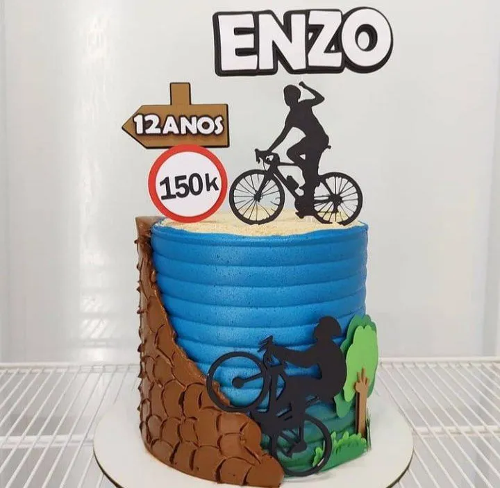 Topper de bolo com silhueta de ciclista e bicicleta de montanha para decoração de festa temática de desporto em arquivo digital de corte.