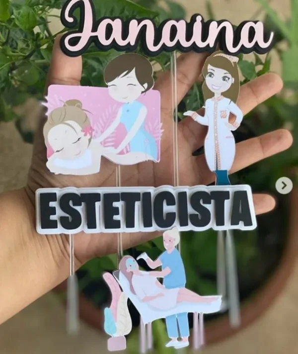 Alternativo: Topper de bolo elegante com símbolos de estética e beleza exibindo uma silhueta de rosto feminino recebendo cuidados, cílios marcantes, um frasco de sérum e flores delicadas, dispostos em camadas tridimensionais em arquivo digital de corte.