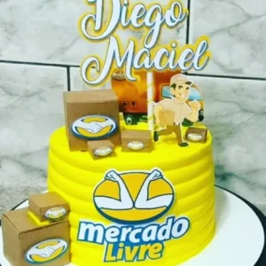 Topper de bolo com a logo clássica das mãos se cumprimentando dentro do círculo amarelo, caixas de papelão emblemáticas com fitas adesivas e vans de entrega em camadas tridimensionais para decoração de festa em arquivo digital de corte.