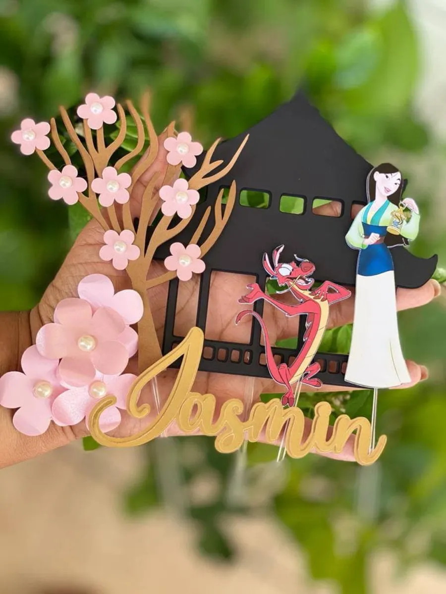 Topper de bolo para decoração de festas com o tema Mulan em arquivo digital Studio.