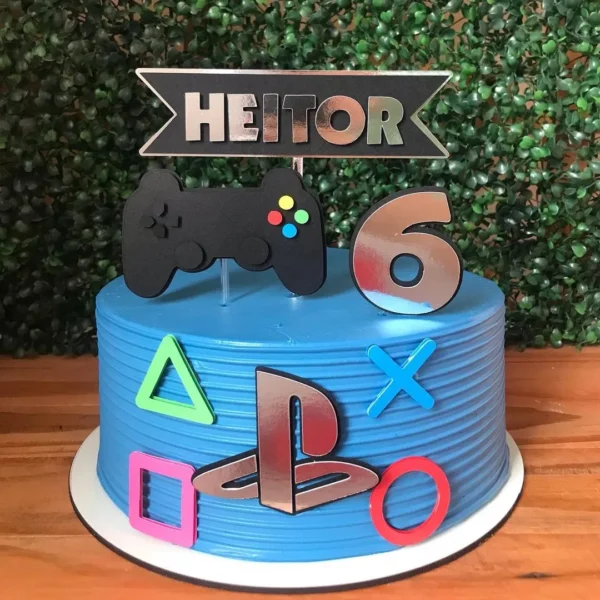 Topper de bolo com comando e símbolos do PlayStation para decoração de festa temática de videojogos em arquivo digital de corte.