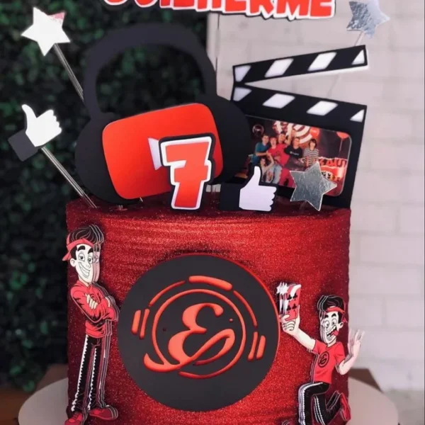 Arquivo de corte digital de topo de bolo do tema Enaldinho em formato Studio para Silhouette, mostrando contornos vazados e camadas com o logotipo do canal e elementos de jogos prontos para recorte.
