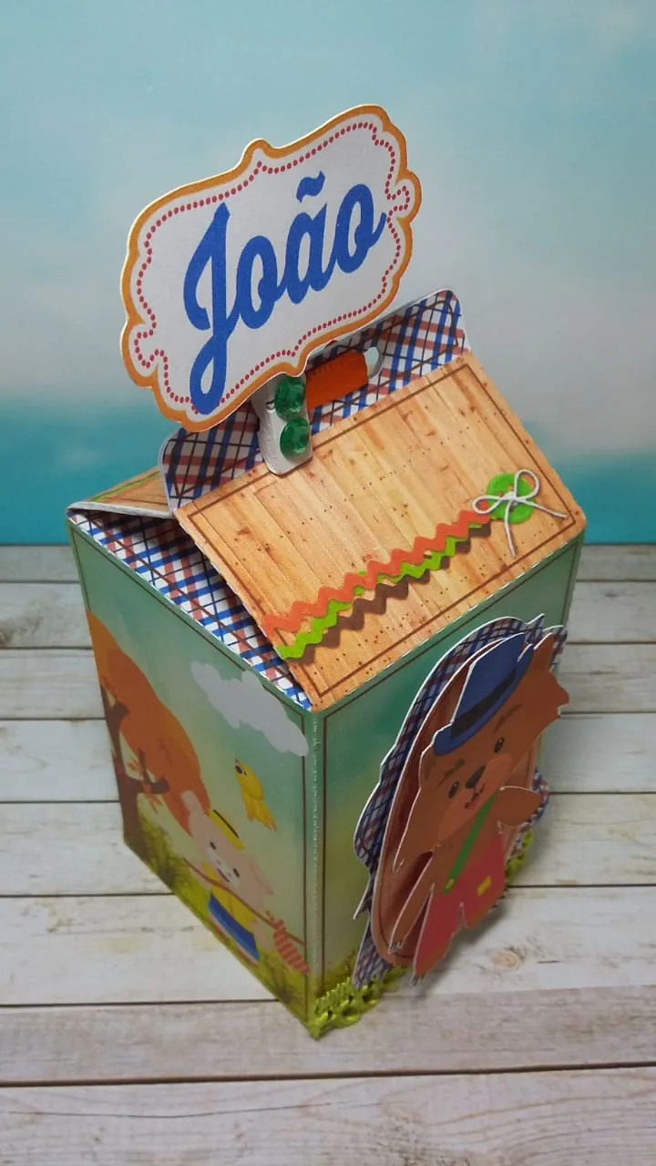 Moldes práticos de scrapfesta para lembrancinhas dos Três Porquinhos em formato Studio e PDF.