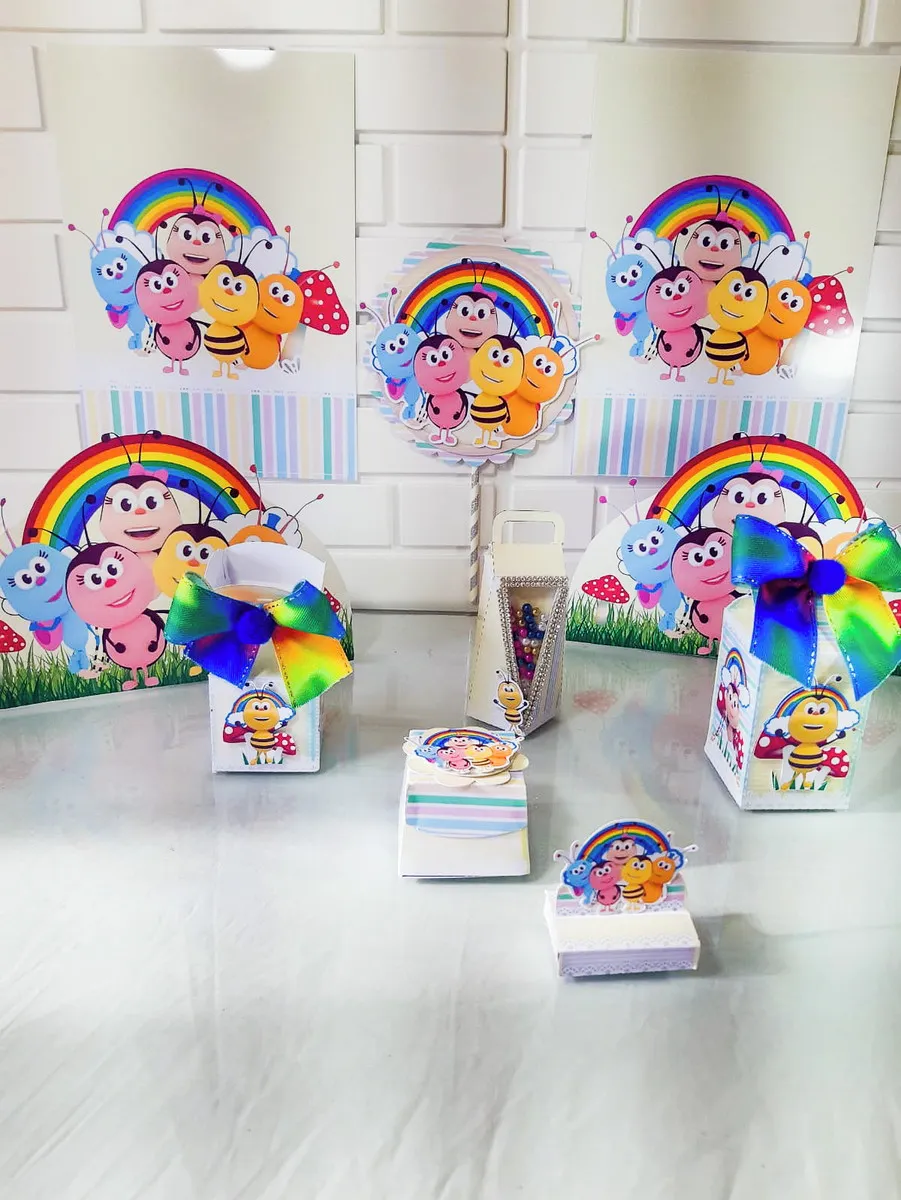 Arquivo digital de corte com os personagens da quinta do Bichikids, como Bebe e os animais coloridos, para decoração de festa infantil.