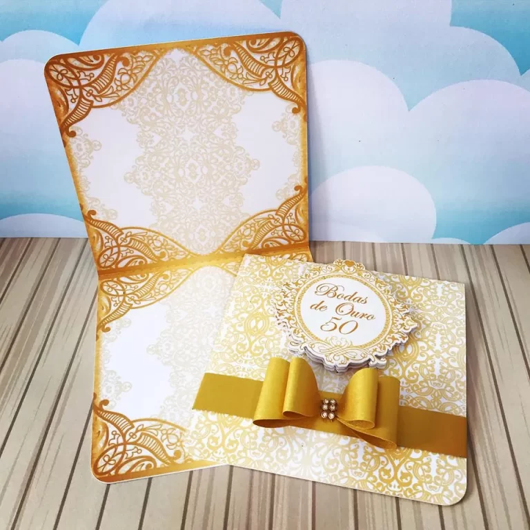 Decoração de festa de 50 anos de casados (Bodas de Ouro) com topper de bolo em arquivo de corte.