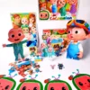 Kit digital de personalizados infantis no tema Cocomelon em Studio e PDF.