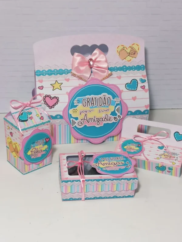 Kit digital de personalizados temáticos para o Dia do Amigo em Studio e PDF.