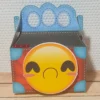 Topper de bolo para decoração de festas com o tema Emojis em formato Studio e PDF.
