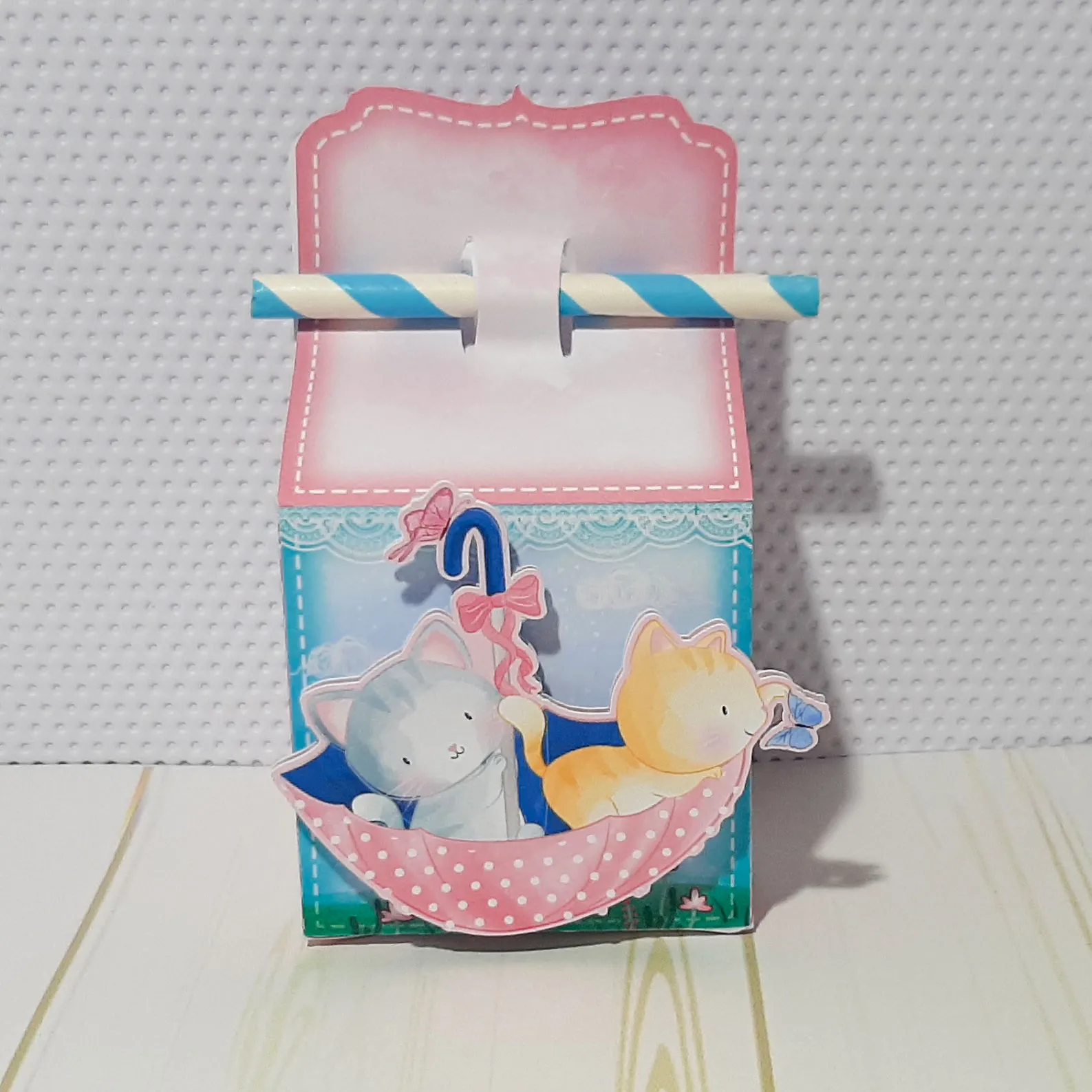 Arquivo digital para imprimir e cortar em casa decoração de festa e topper do tema Gatinho fofo.