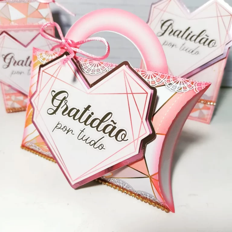 Kit digital de decoração para festas com topper e temas minimalistas com a palavra Gratidão.