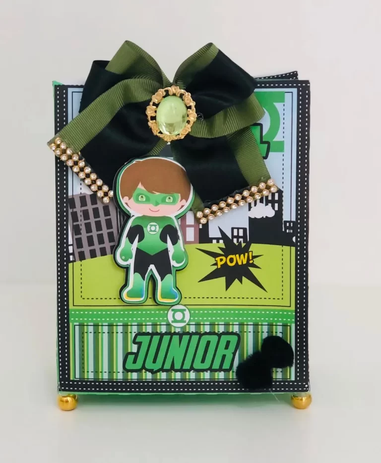 Topper de bolo de super-herói para decoração de festas com o tema Lanterna Verde em Studio e PDF.